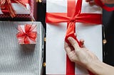 Low Waste Holiday Gift Ideas For a More Sustainable Future