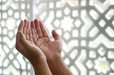 Ketika Doa Terasa Buntu: 3 Bentuk Pengabulan Doa dalam Islam