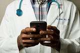 Ações contrárias à Resolução nº 2.427/2025 do Conselho Federal de Medicina (CFM)
