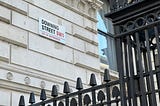 Beyond the Podium: An Intimate Glimpse into Keir Starmer’s Private №10