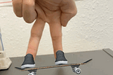 Hart’s finger skateboard lens in action