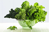 top_10_superfoods_to_boost _immunity_dark_leafy_green_vegetables