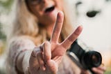 PEACE SIGN SELFIES EXPOSE FINGERPRINTS TO AI CRIMINALS. HERE IS HOW
