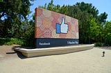 Smart working: Facebook cancella i confini