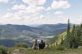 GOOD DOG MANNERS MATTER WHEN HIKING