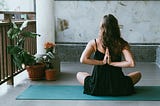 Escape the Screen: Why Digital Detox Retreats Are Taking Over! 🌟