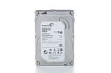 st2000dm001-seagate-2-tb-barracuda-3-5-sata-hard-drive-1