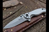 Spyderco-Emphasis-1