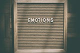 Por que as emoções são tão complicadas para o crente?