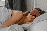 “Why Smartphones Barely Exist in Dreams” and 11 Strange Facts About Your Brain And Sleep