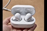 Apple-Earbuds-1
