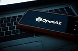OpenAI está comenzando a centrar su atención en la “superinteligencia”