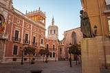 Detecting the most popular tourist attractions in Valencia using unsupervised learning techniques