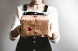 Destructuring in JavaScript: Unpacking Values with Ease 💥