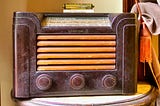 La radio pública ante el éxito de los pódcast