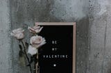 Ide Romantis Sambut Hari Valentine di Rumah