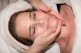 ¡A por todas con el ejercicio facial! Beneficios de fortalecer tus músculos faciales.