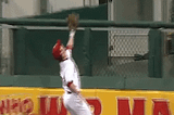 When Phillies’ Aaron Rowand Broke His Nose Running Into Outfield Wall (2006)