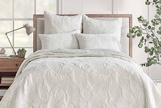 cream-velvet-full-queen-quilt-set-levtex-home-1