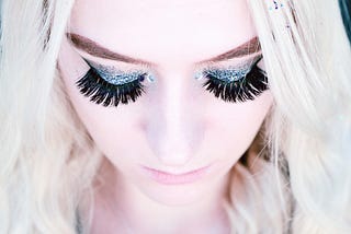 Hey Young Women: What’s the Deal With The False Eyelashes?