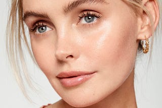 Minimal Makeup Look for Beginners