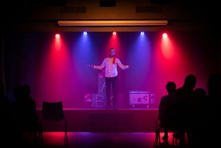 Menjadi Orang yang Enak Diajak Ngobrol