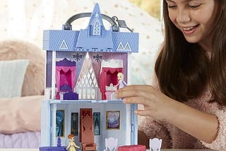 frozen-2-pop-up-arendelle-castle-1