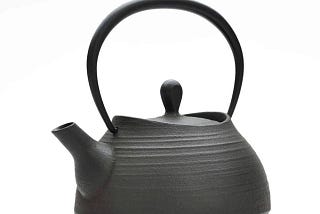 Traditional Japanese Cast Iron Tea Kettle (Nambu Tetsubin) | Image
