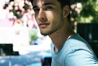 Why Smart, Successful Women Fall for Emotionally Unavailable Men