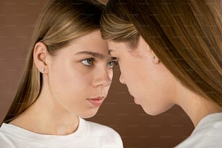 Psychological Features of Emotional Intelligence in Adolescence