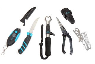 Realtree 5-Piece Angler Multi-Tool Kit for Ultimate Fishing Convenience | Image