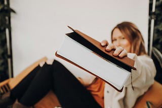 5 Ways To Make Reading a Habit In 2025