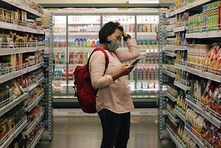 picture of someone shopping for groceries