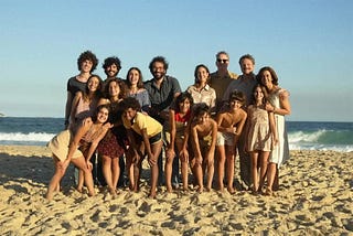 Ainda Estou Aqui: E a cristaleira coberta de chumbo.