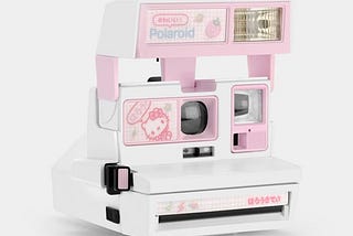 polaroid-600-hello-kitty-strawberry-kawaii-instant-film-camera-1