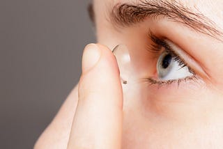 The World’s First Contact Lenses