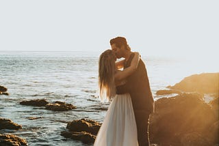 5 Key Strategies for Having A Healthy Relationship While Managing Bipolar Disorder
