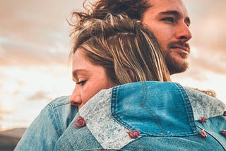 Paperclipping Explained: The Confusing and Toxic Dating Behaviour