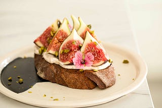 Dry Anjeer vs. Soaked Anjeer: Which is Best for Radiant, Glowing Skin?