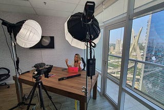 QUAL O PAPEL DA VIDEOAULA NA EDUCACAO