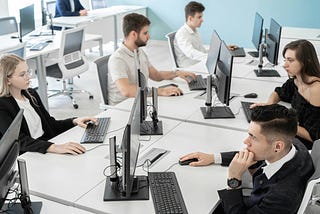 8 Steps to Become a Team Leader in UX Design