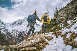 Hiking Gear Tips for Winter and Summer
