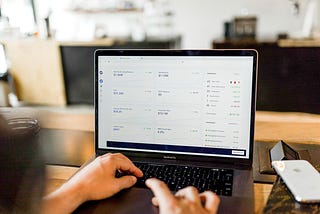 A Growth Hacking Case: Netflix & Facebook