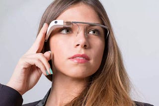 Google разрабатывает очки дополненной реальности