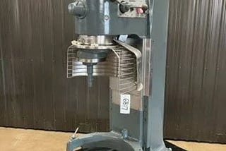 hobart-v1401-140-quart-mixer-with-accessories-pre-owned-1
