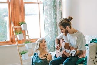 How to tell if your partner is in love with you? Here are the subtle “love hints”.