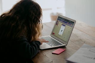 How much screen time should your kid be getting? (Pandemic version)