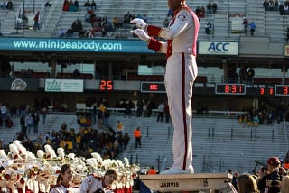 https://upload.wikimedia.org/wikipedia/en/3/3d/Boston_College_Marching_Band_Drum_Major.jpg