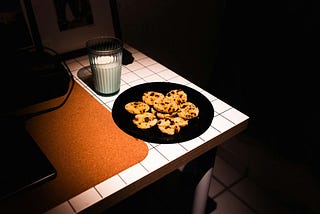 Midnight Snacks & Morning Regrets: The Truth About Eating Late at Night