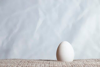 The Right Way To Crack Eggs